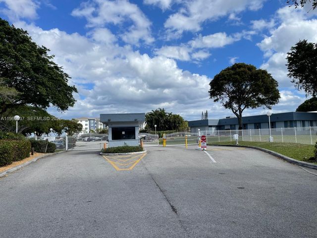 470 Executive Center Dr 1C, West Palm Beach, FL 33401