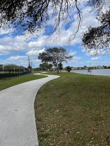 470 Executive Center Dr 1C, West Palm Beach, FL 33401