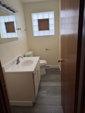 266 Madison Avenue, Calumet City, IL 60409