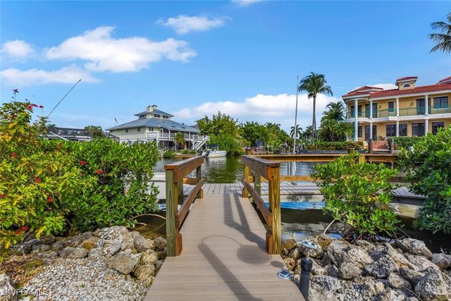 1100 Little Neck CT F53, Naples, FL 34102