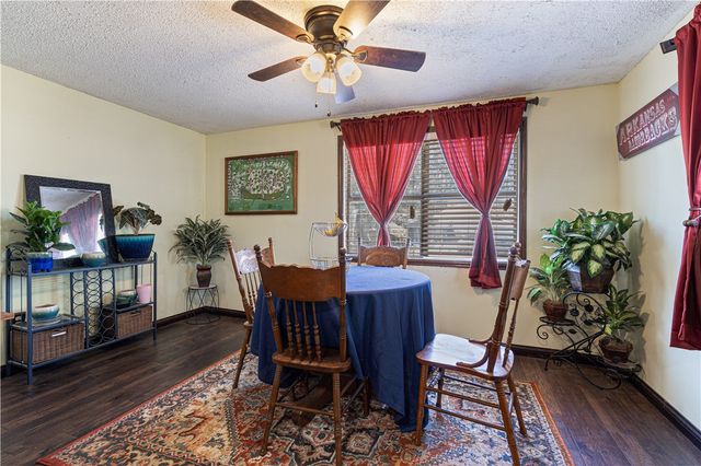 613 W Arkansas Street, Gentry, AR 72734