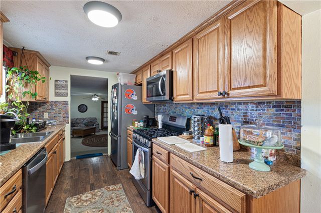 613 W Arkansas Street, Gentry, AR 72734