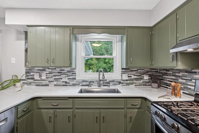 1264 Crossing Ridge Trail, Sun Prairie, WI 53590