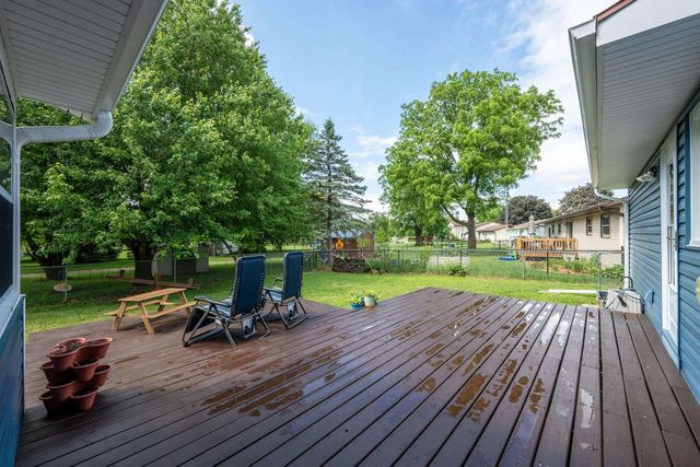 1264 Crossing Ridge Trail, Sun Prairie, WI 53590