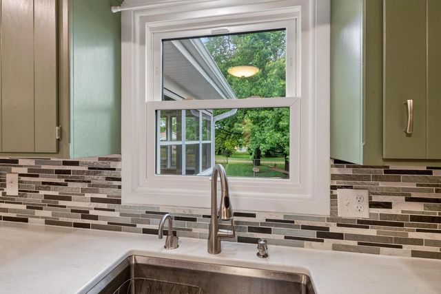 1264 Crossing Ridge Trail, Sun Prairie, WI 53590