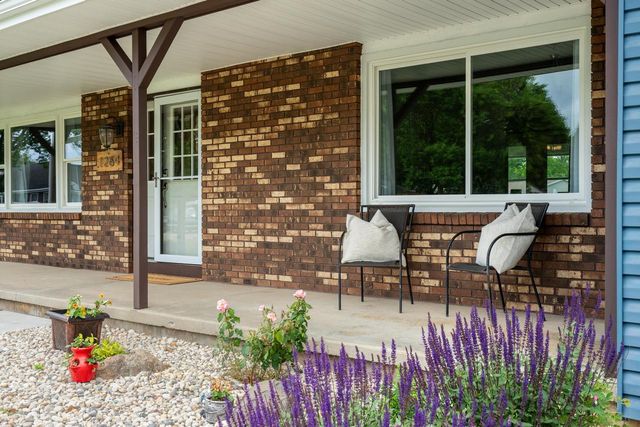 1264 Crossing Ridge Trail, Sun Prairie, WI 53590