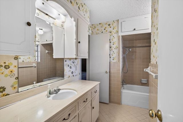 2210 Babalos Lane, Dallas, TX 75228