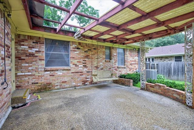 2210 Babalos Lane, Dallas, TX 75228