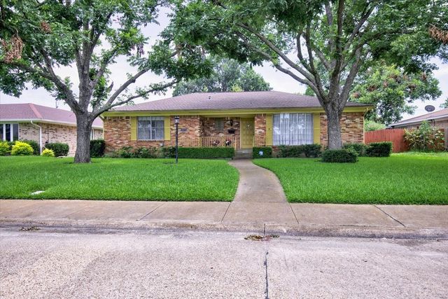 2210 Babalos Lane, Dallas, TX 75228