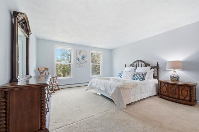 8 Villanova Dr, Westford, MA 01886