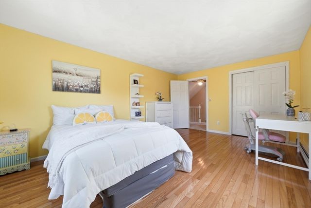 8 Villanova Dr, Westford, MA 01886