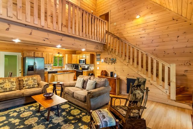 661 Evergreen Lane, Mineral Bluff, GA 30559