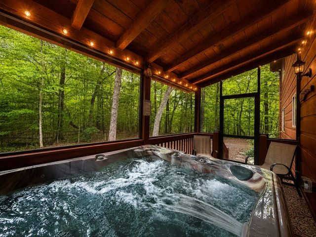 661 Evergreen Lane, Mineral Bluff, GA 30559