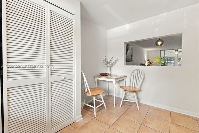 9301 Sunrise Lakes Blvd 105, Sunrise, FL 33322