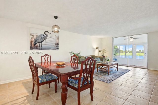 9301 Sunrise Lakes Blvd 105, Sunrise, FL 33322