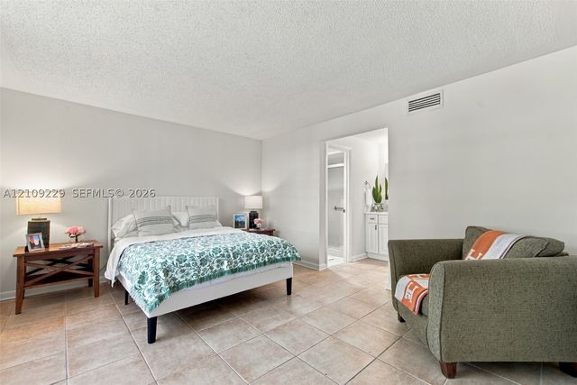 9301 Sunrise Lakes Blvd 105, Sunrise, FL 33322