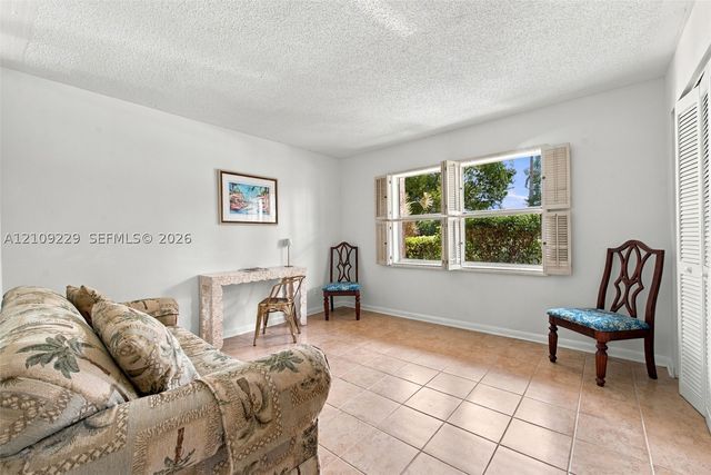 9301 Sunrise Lakes Blvd 105, Sunrise, FL 33322