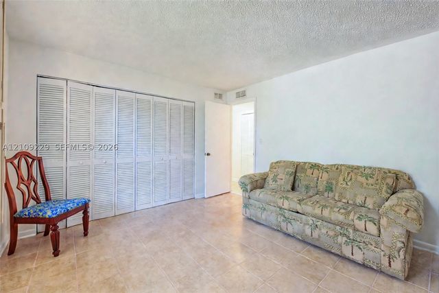 9301 Sunrise Lakes Blvd 105, Sunrise, FL 33322