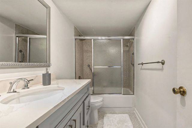 9301 Sunrise Lakes Blvd 105, Sunrise, FL 33322
