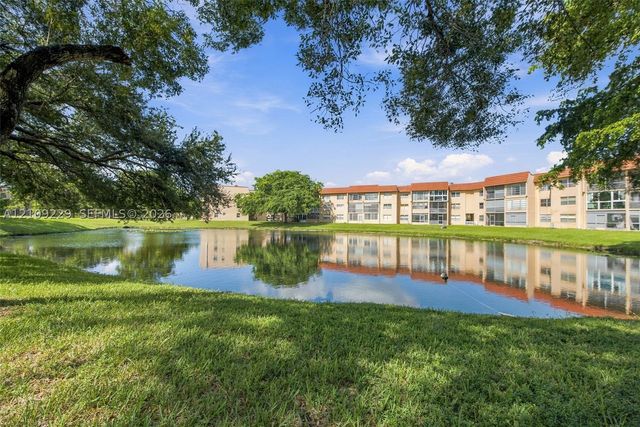 9301 Sunrise Lakes Blvd 105, Sunrise, FL 33322