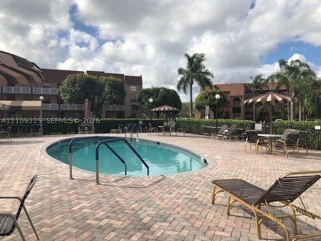 9301 Sunrise Lakes Blvd 105, Sunrise, FL 33322
