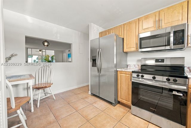 9301 Sunrise Lakes Blvd 105, Sunrise, FL 33322