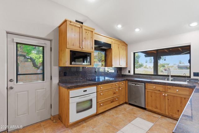 10435 N NICKLAUS Drive, Fountain Hills, AZ 85268
