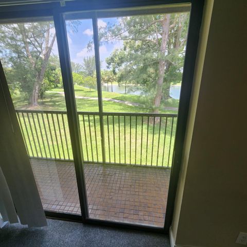 21902 LAKE FOREST Circle 206, Boca Raton, FL 33433
