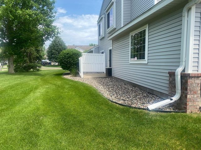 312 Wagon Wheel Lane, Chaska, MN 55318