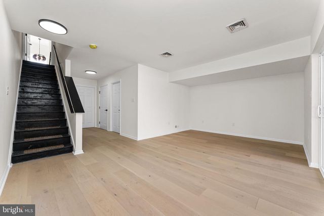 729 E OAK ST, Norristown, PA 19401