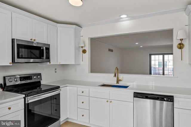 729 E OAK ST, Norristown, PA 19401