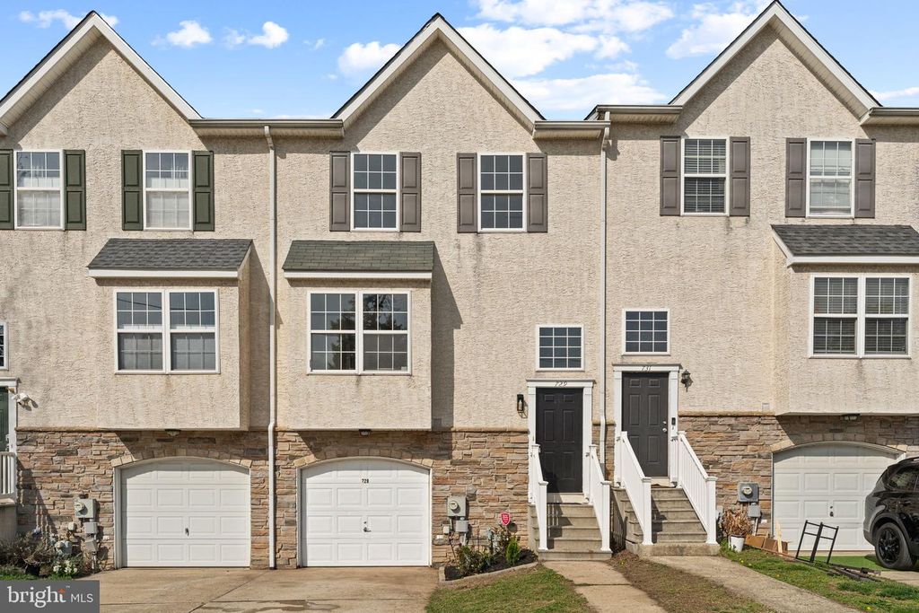 729 E OAK ST, Norristown, PA 19401