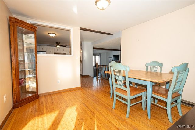 16 Oakwood Drive, Cheektowaga, NY 14227