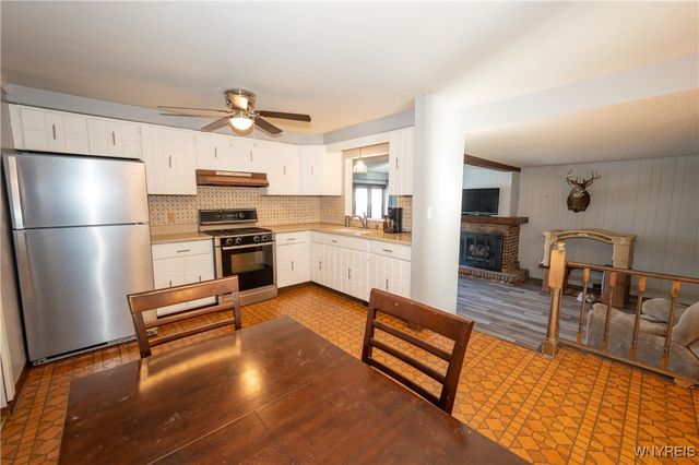 16 Oakwood Drive, Cheektowaga, NY 14227