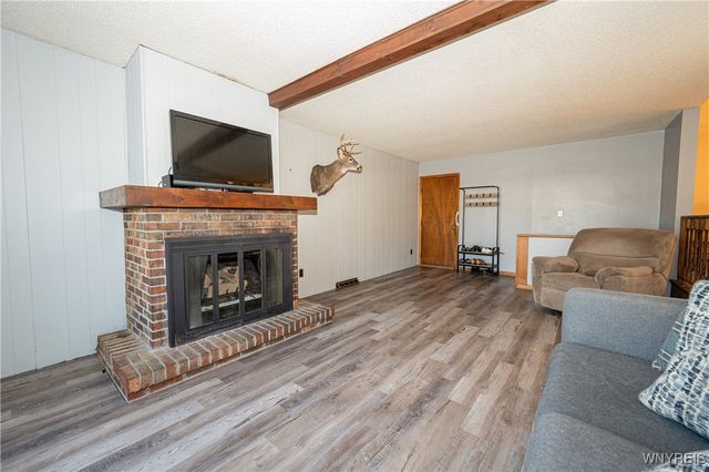 16 Oakwood Drive, Cheektowaga, NY 14227