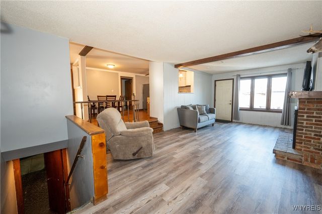 16 Oakwood Drive, Cheektowaga, NY 14227