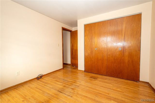 16 Oakwood Drive, Cheektowaga, NY 14227