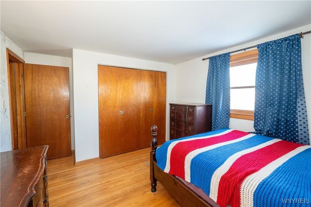 16 Oakwood Drive, Cheektowaga, NY 14227