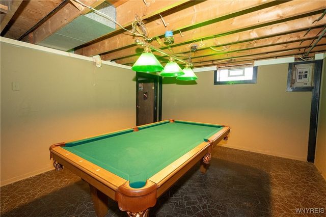 16 Oakwood Drive, Cheektowaga, NY 14227