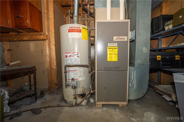 16 Oakwood Drive, Cheektowaga, NY 14227