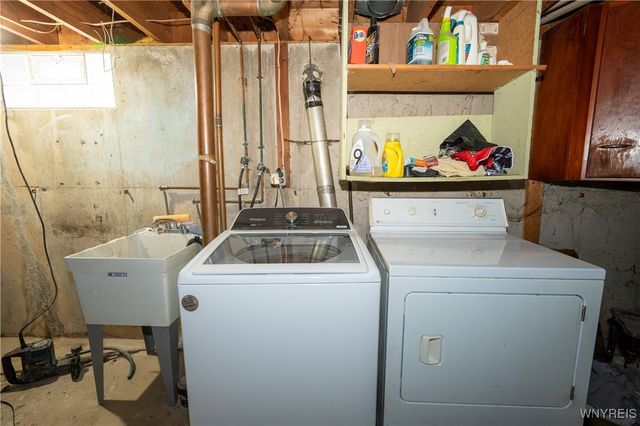 16 Oakwood Drive, Cheektowaga, NY 14227