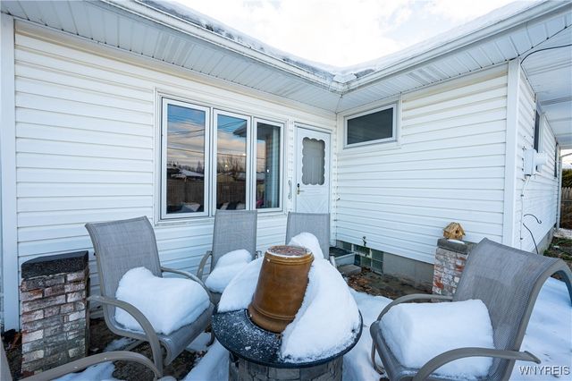 16 Oakwood Drive, Cheektowaga, NY 14227