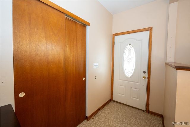 16 Oakwood Drive, Cheektowaga, NY 14227