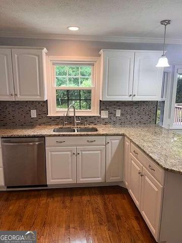 871 Cedar Trace SW, Lilburn, GA 30047