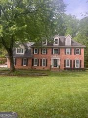 871 Cedar Trace SW, Lilburn, GA 30047