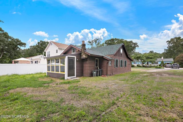 833 Windsor Street, Forked River, NJ 08731