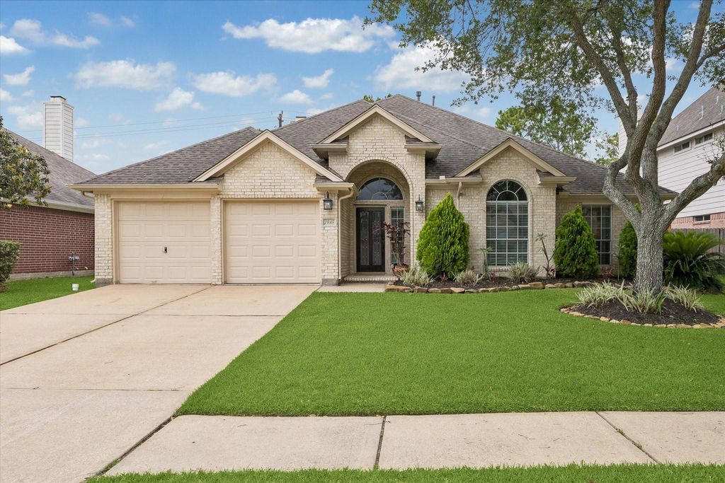 7415 Tranquil River Drive, Pasadena, TX 77505