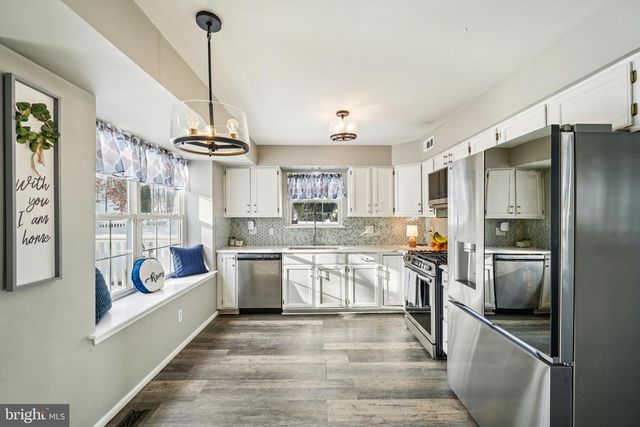 60 WILSON DR, Sicklerville, NJ 08081