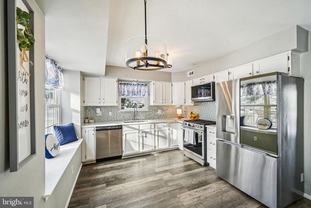 60 WILSON DR, Sicklerville, NJ 08081