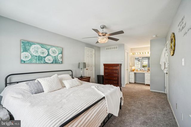 60 WILSON DR, Sicklerville, NJ 08081